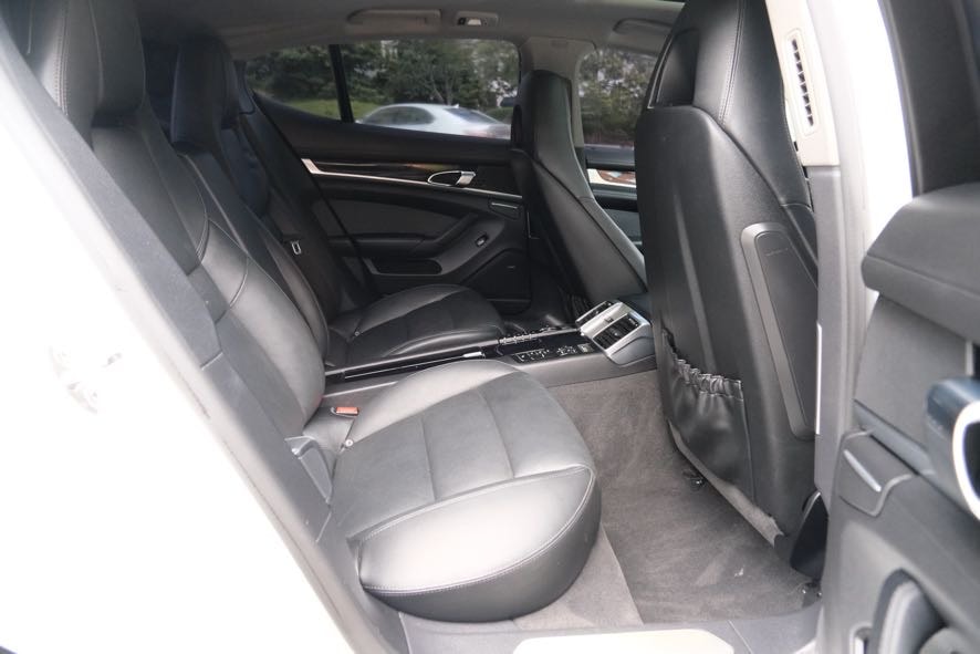 Vehicle image 16 of 43