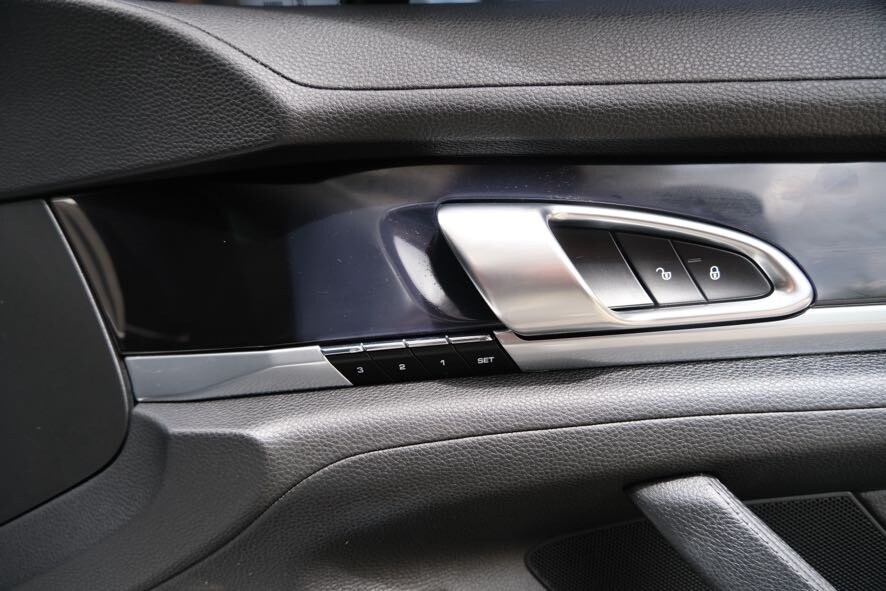 Vehicle image 36 of 43