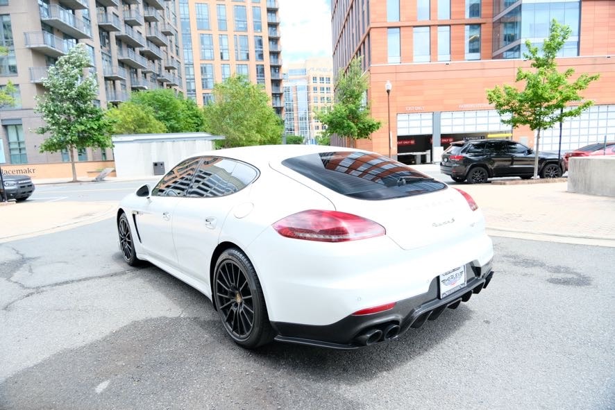 Vehicle image 7 of 43