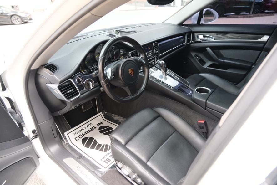 Vehicle image 22 of 43