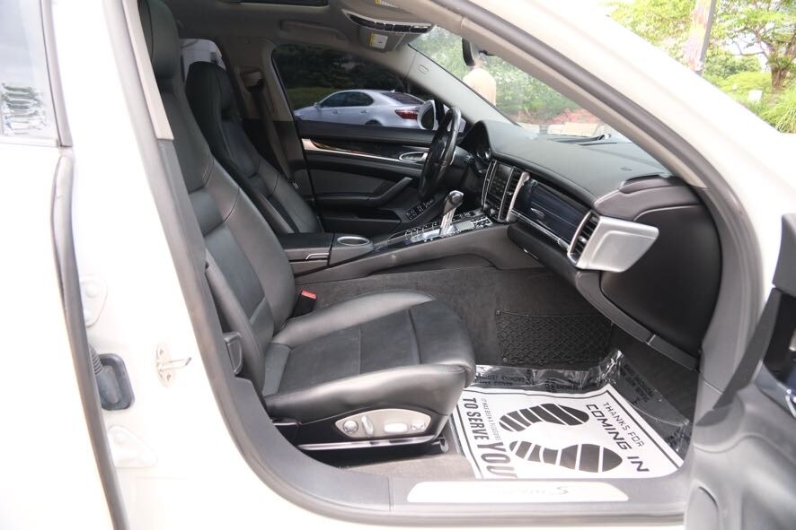 Vehicle image 20 of 43