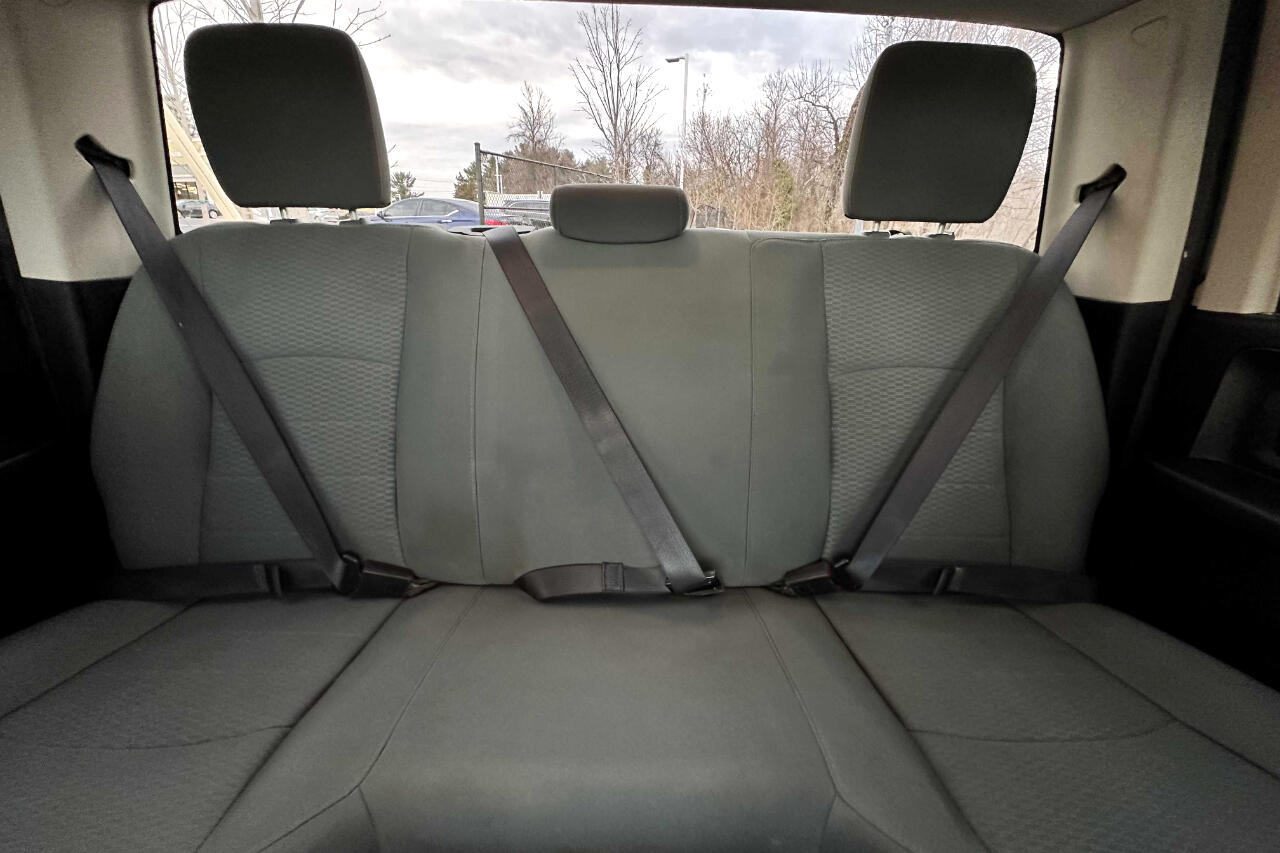 Vehicle image 22 of 24