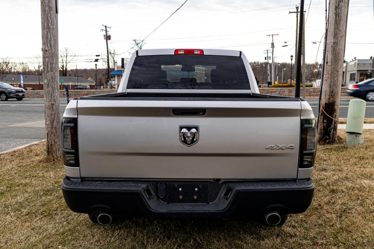 Vehicle image 7 of 24