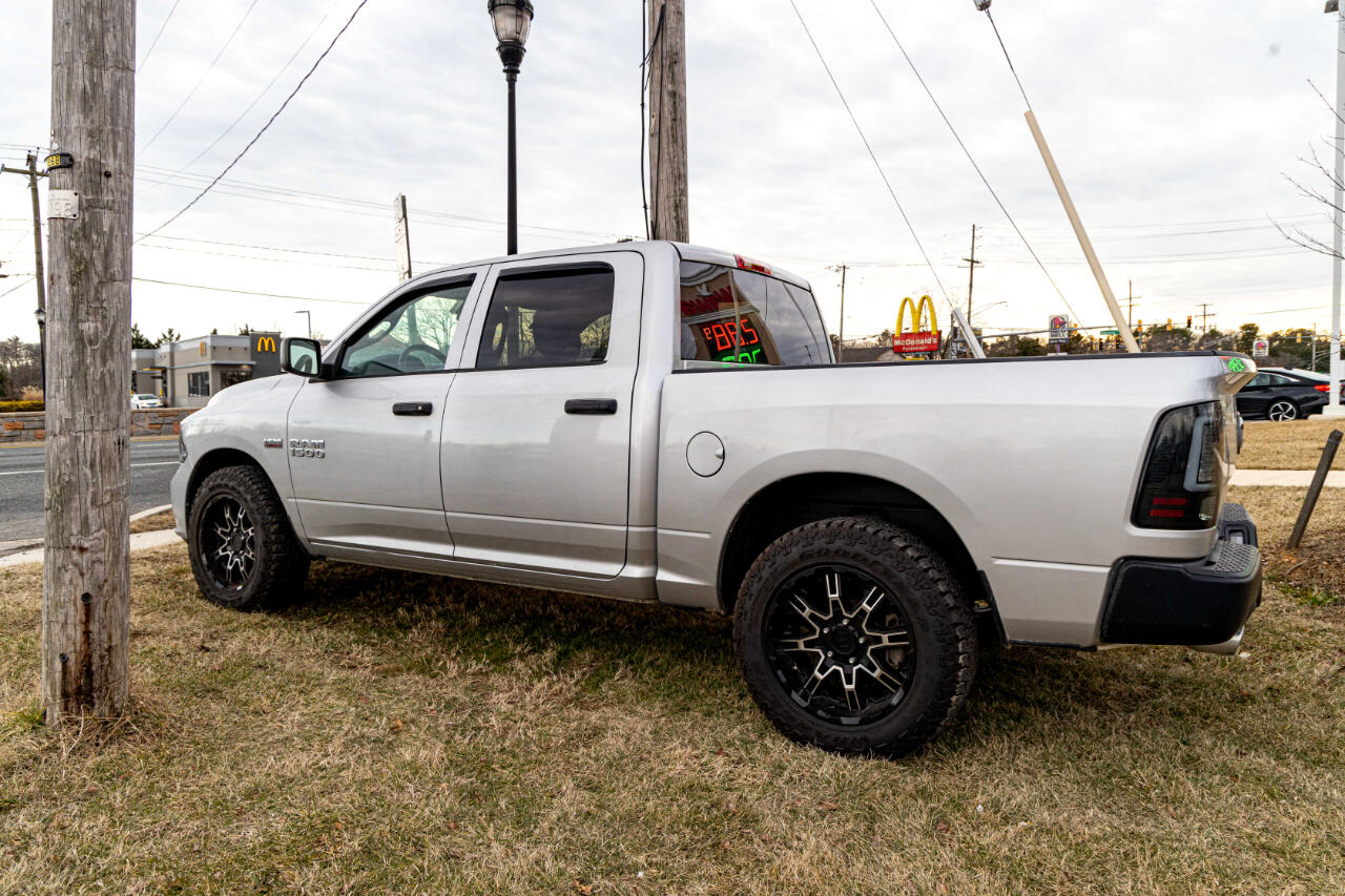 Vehicle image 8 of 24