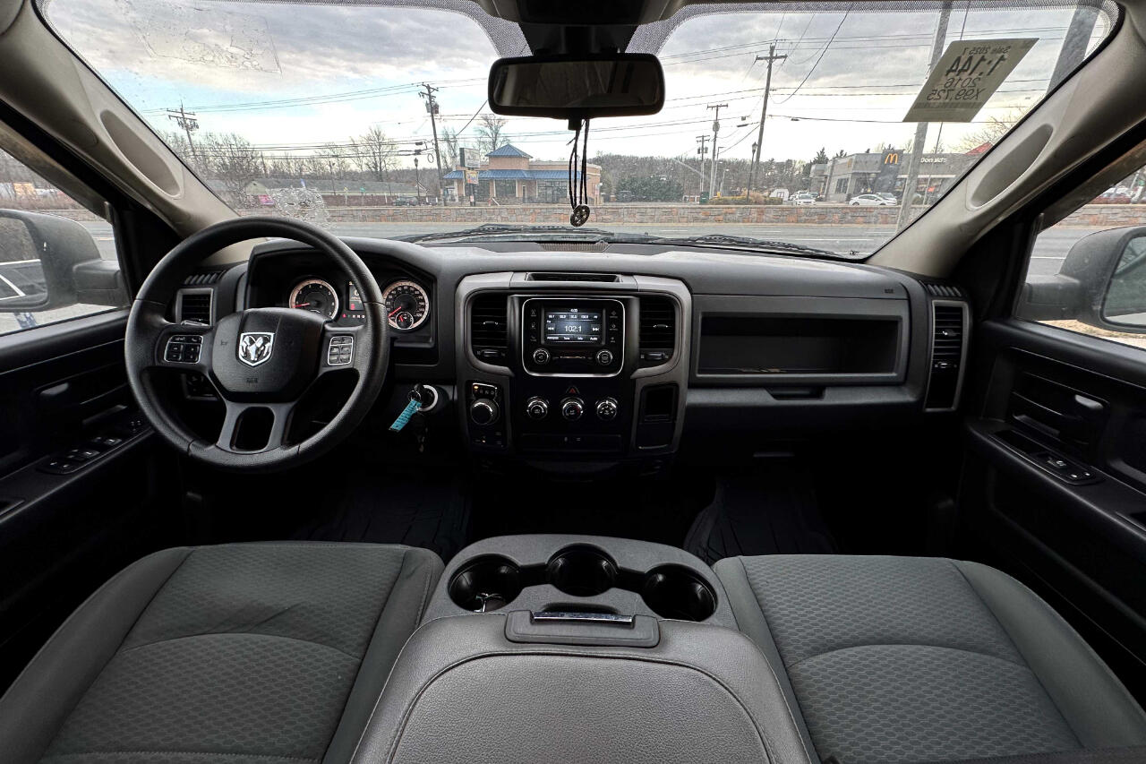 Vehicle image 11 of 24