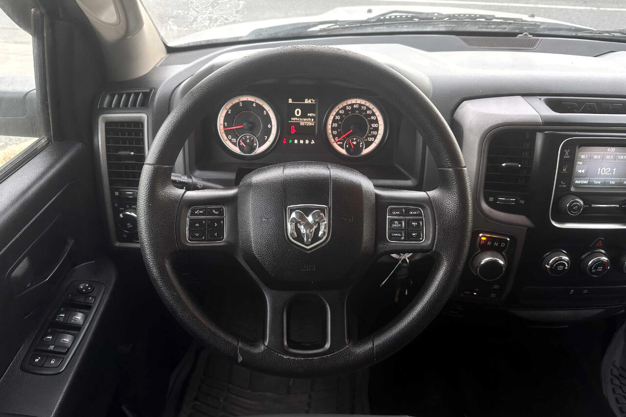 Vehicle image 13 of 24