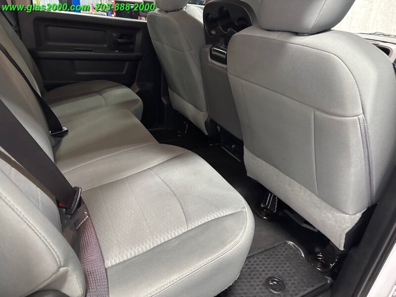Vehicle image 13 of 25