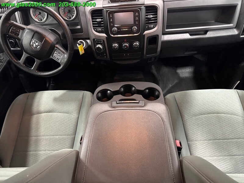 Vehicle image 11 of 25