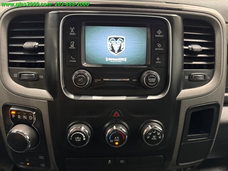 Vehicle image 14 of 25
