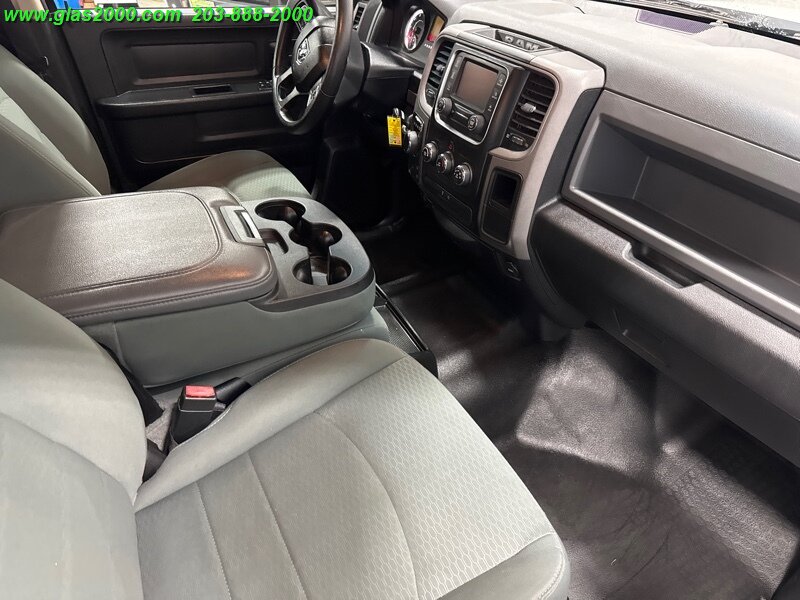 Vehicle image 10 of 25