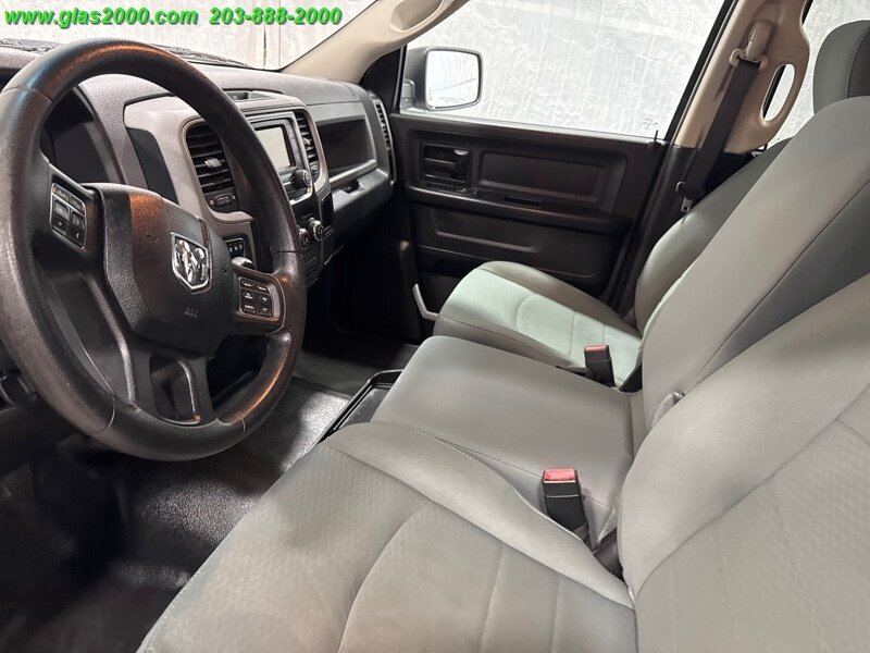 Vehicle image 23 of 25