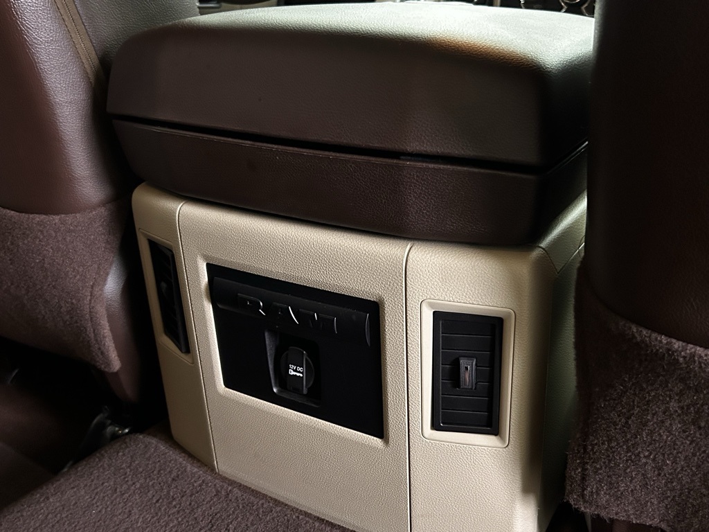 Vehicle image 27 of 58
