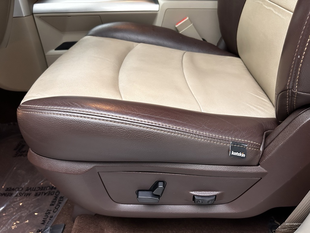 Vehicle image 16 of 58