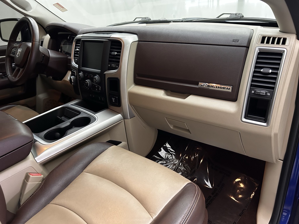 Vehicle image 33 of 58