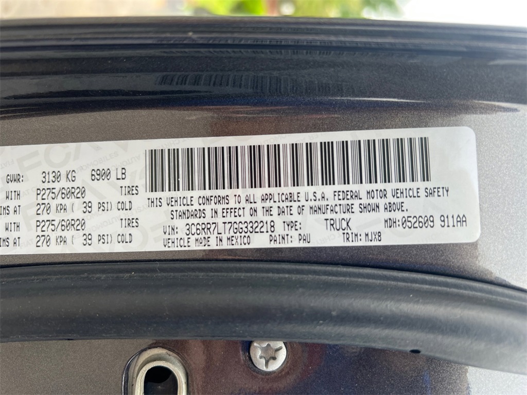 Vehicle image 24 of 32