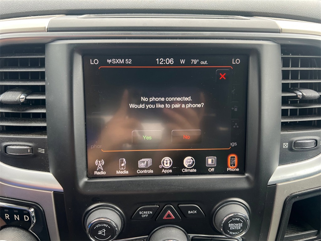 Vehicle image 17 of 32