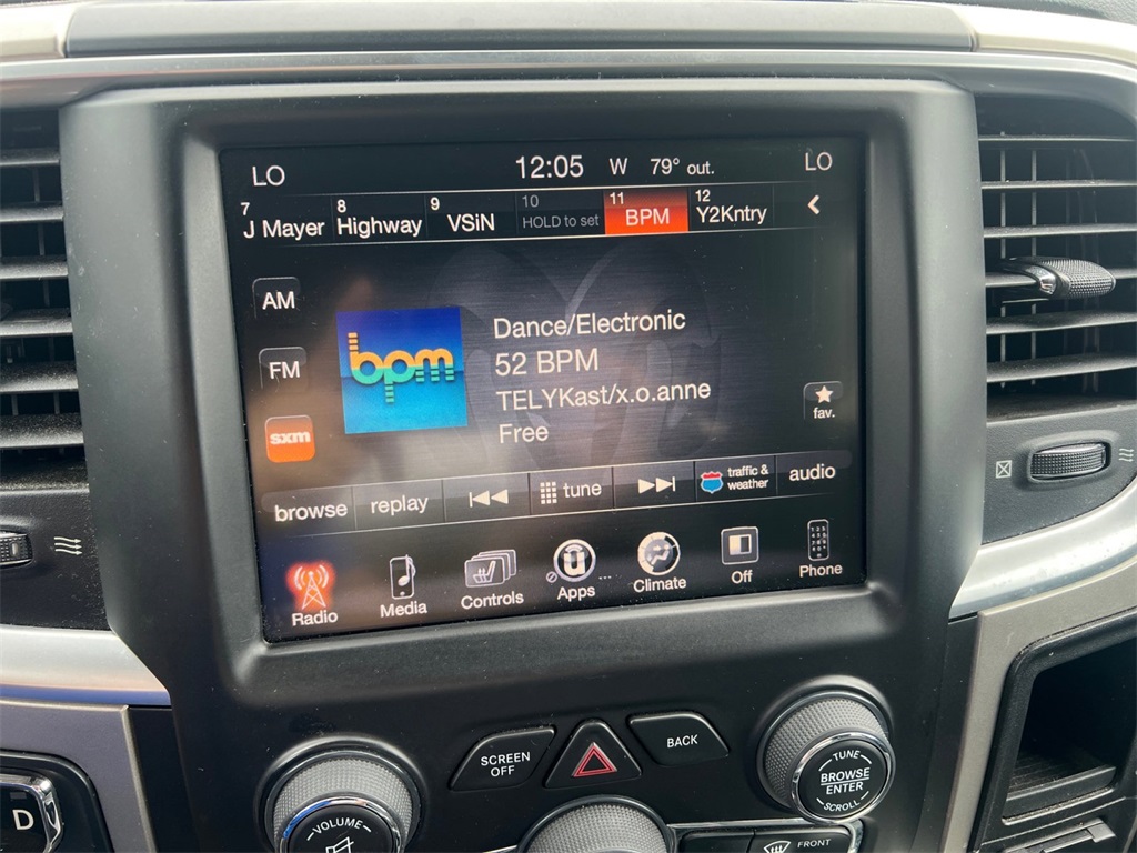 Vehicle image 18 of 32