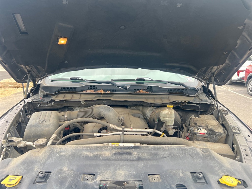 Vehicle image 9 of 32