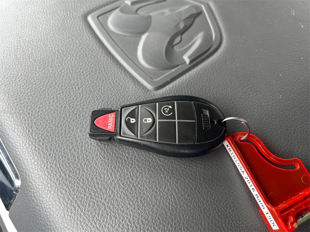 Vehicle image 23 of 32