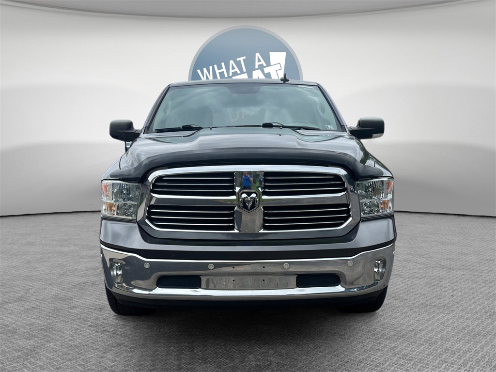 Vehicle image 2 of 32