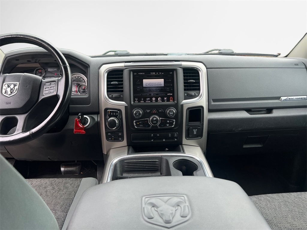 Vehicle image 15 of 32