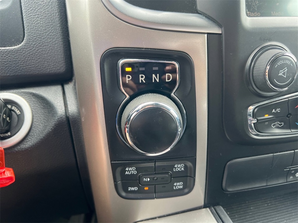 Vehicle image 31 of 32