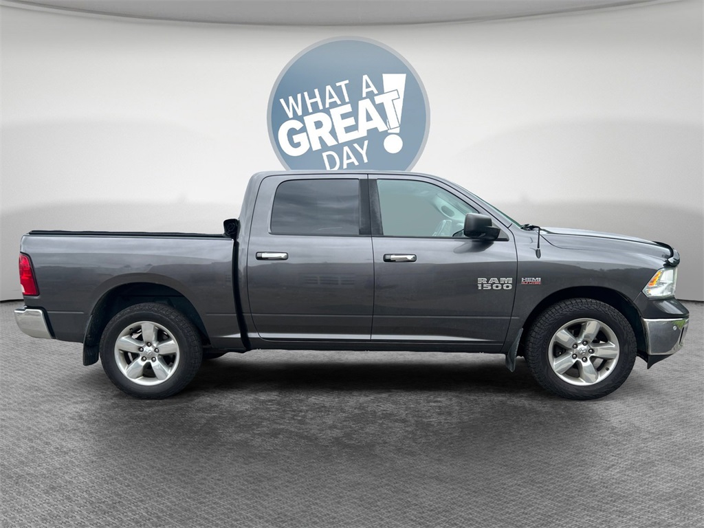 Vehicle image 4 of 32