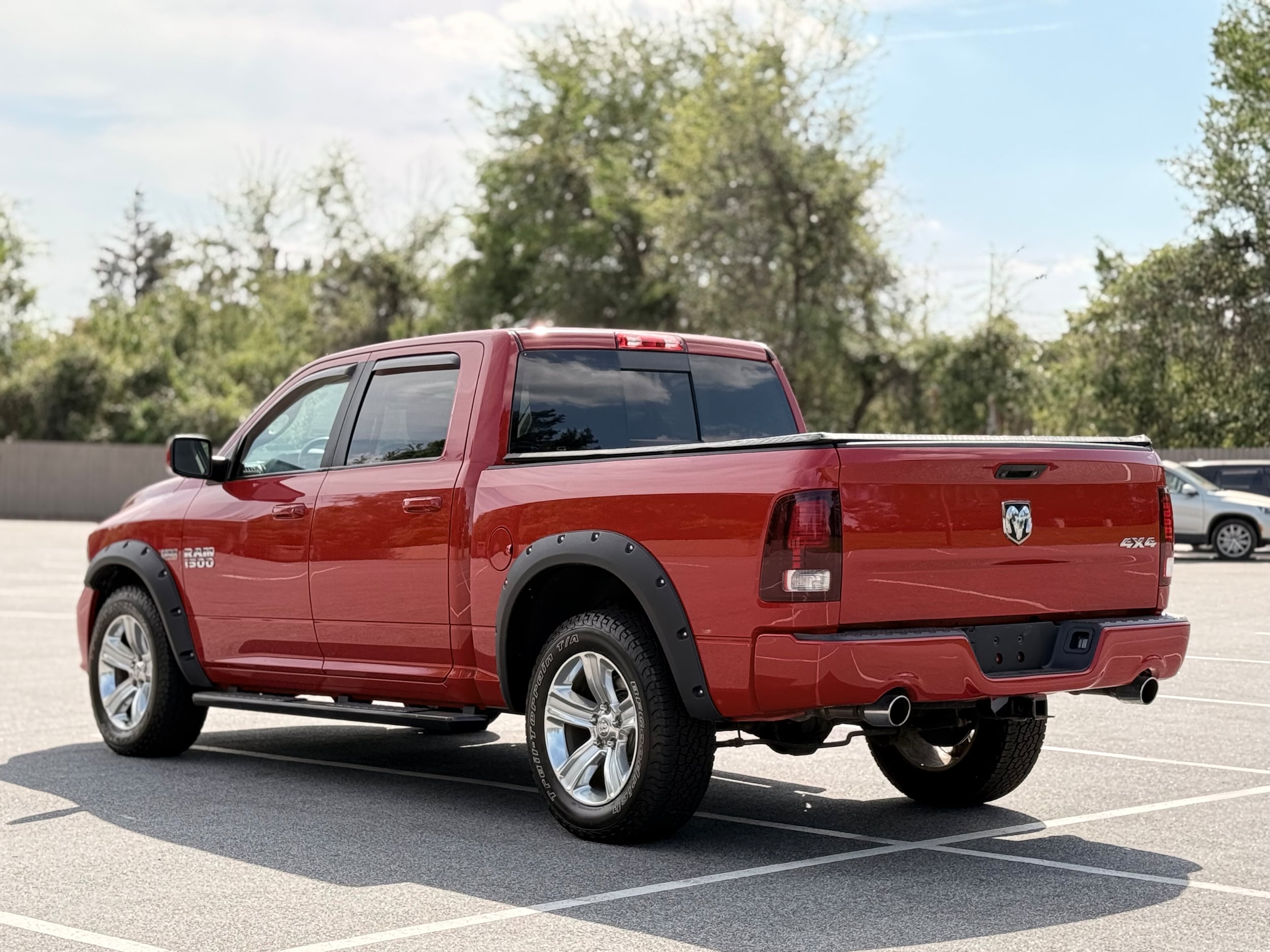 Vehicle image 9 of 39
