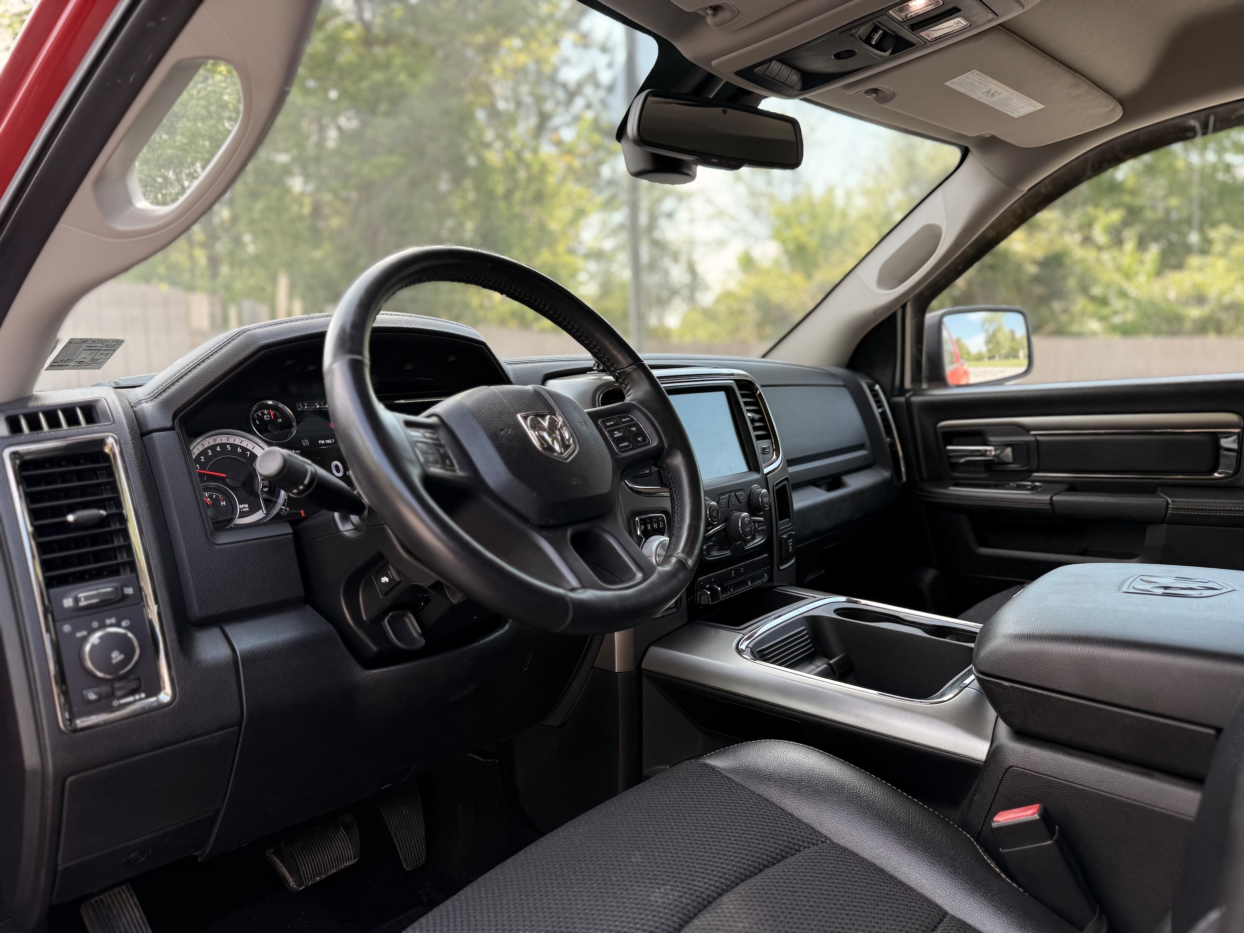 Vehicle image 16 of 39