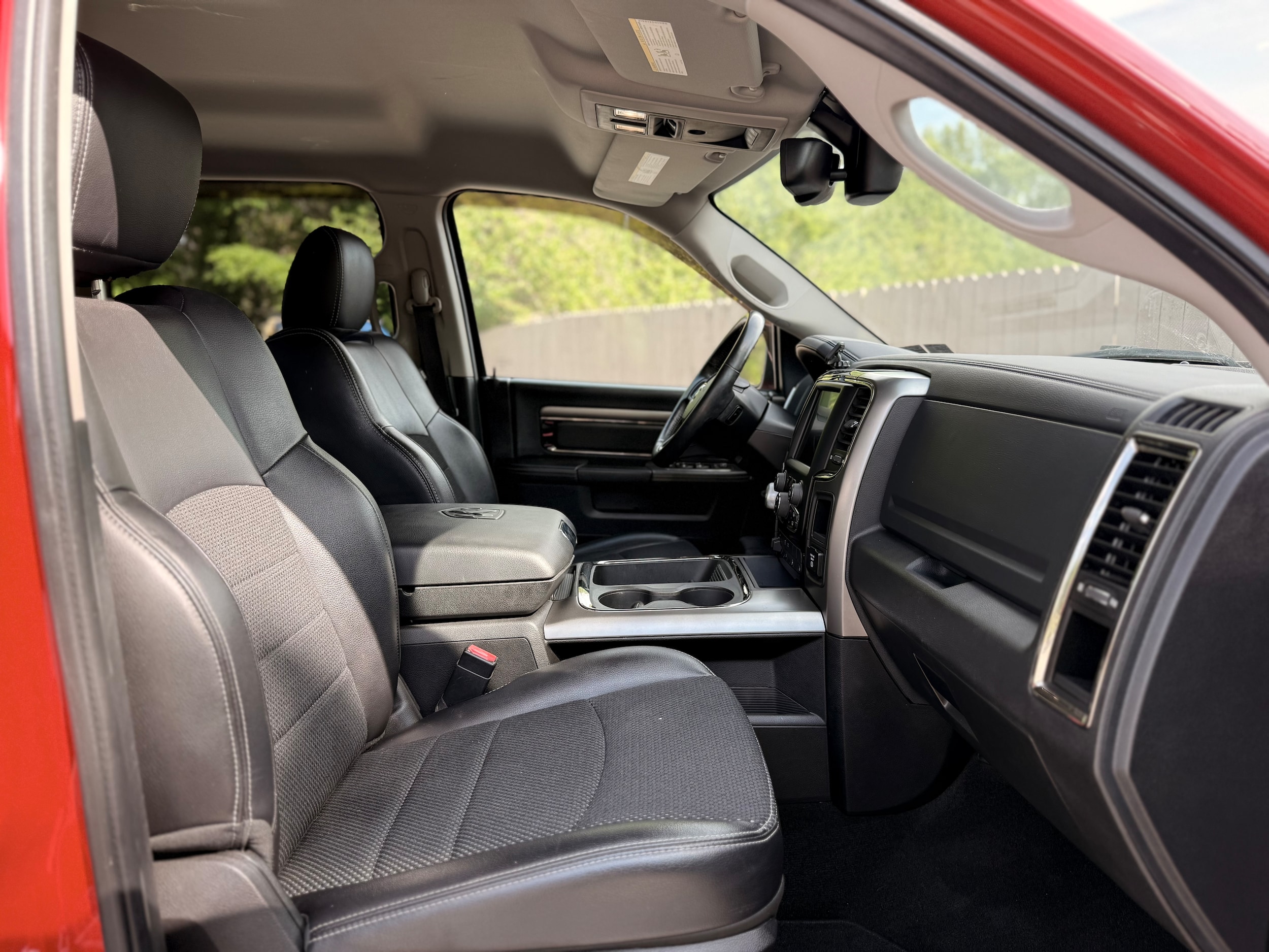Vehicle image 24 of 39
