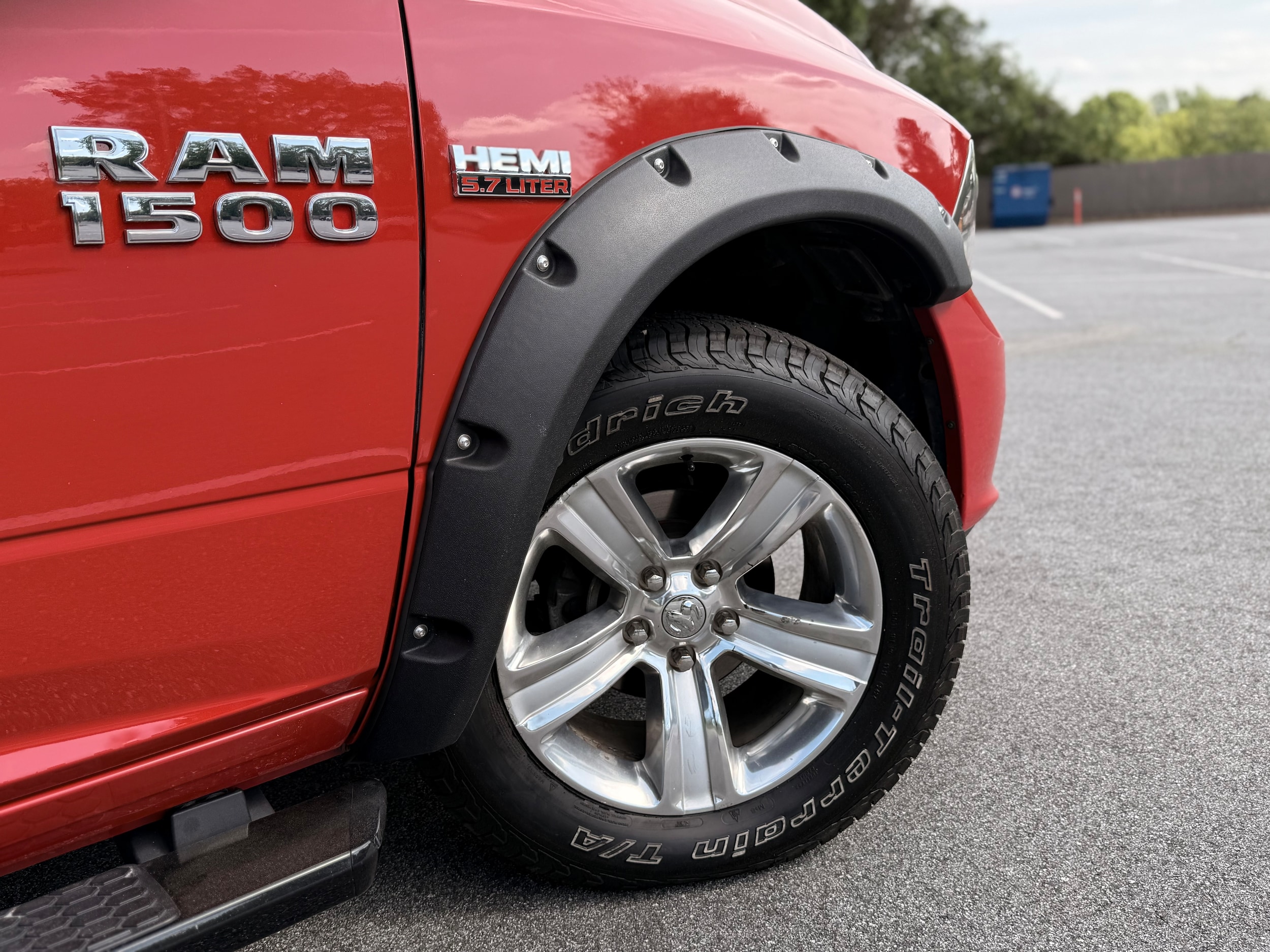 Vehicle image 14 of 39