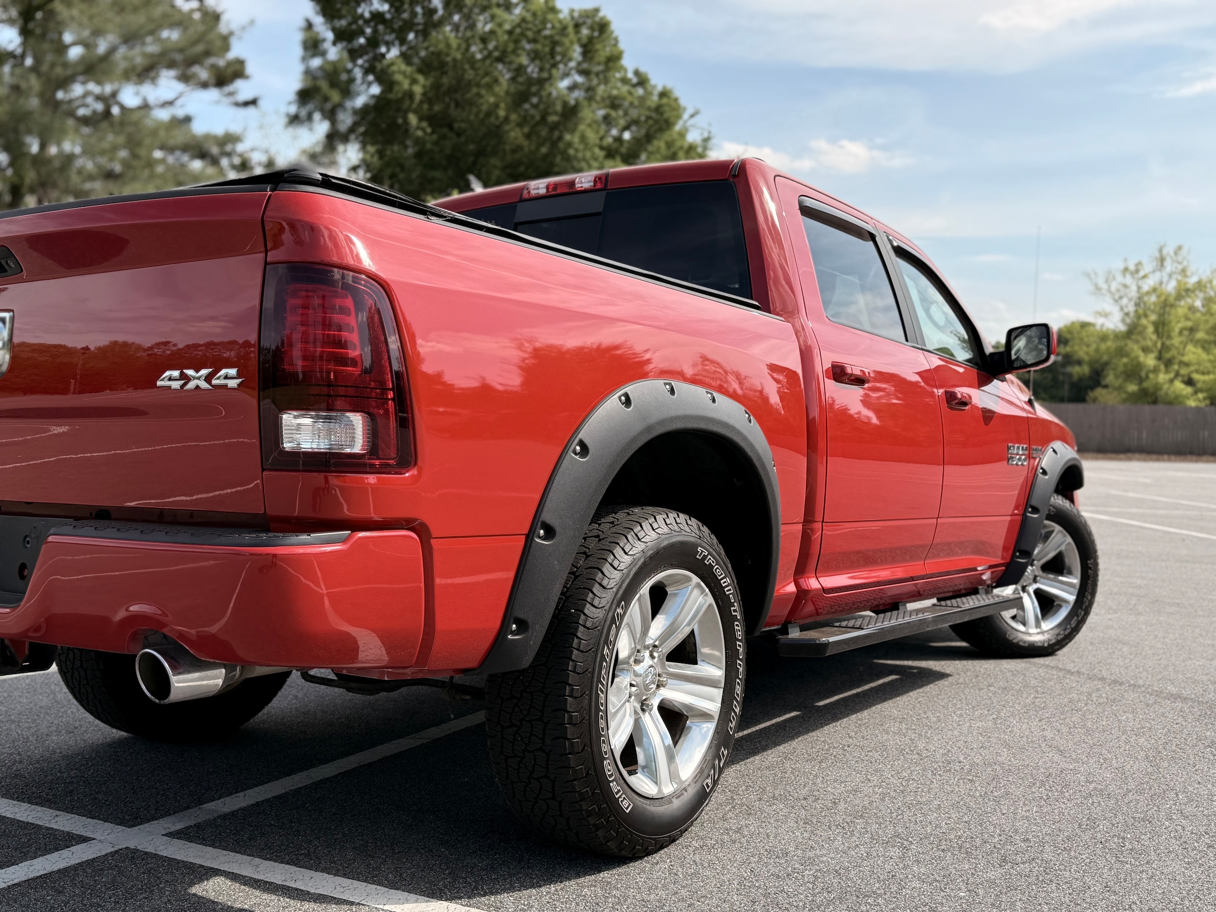 Vehicle image 5 of 39