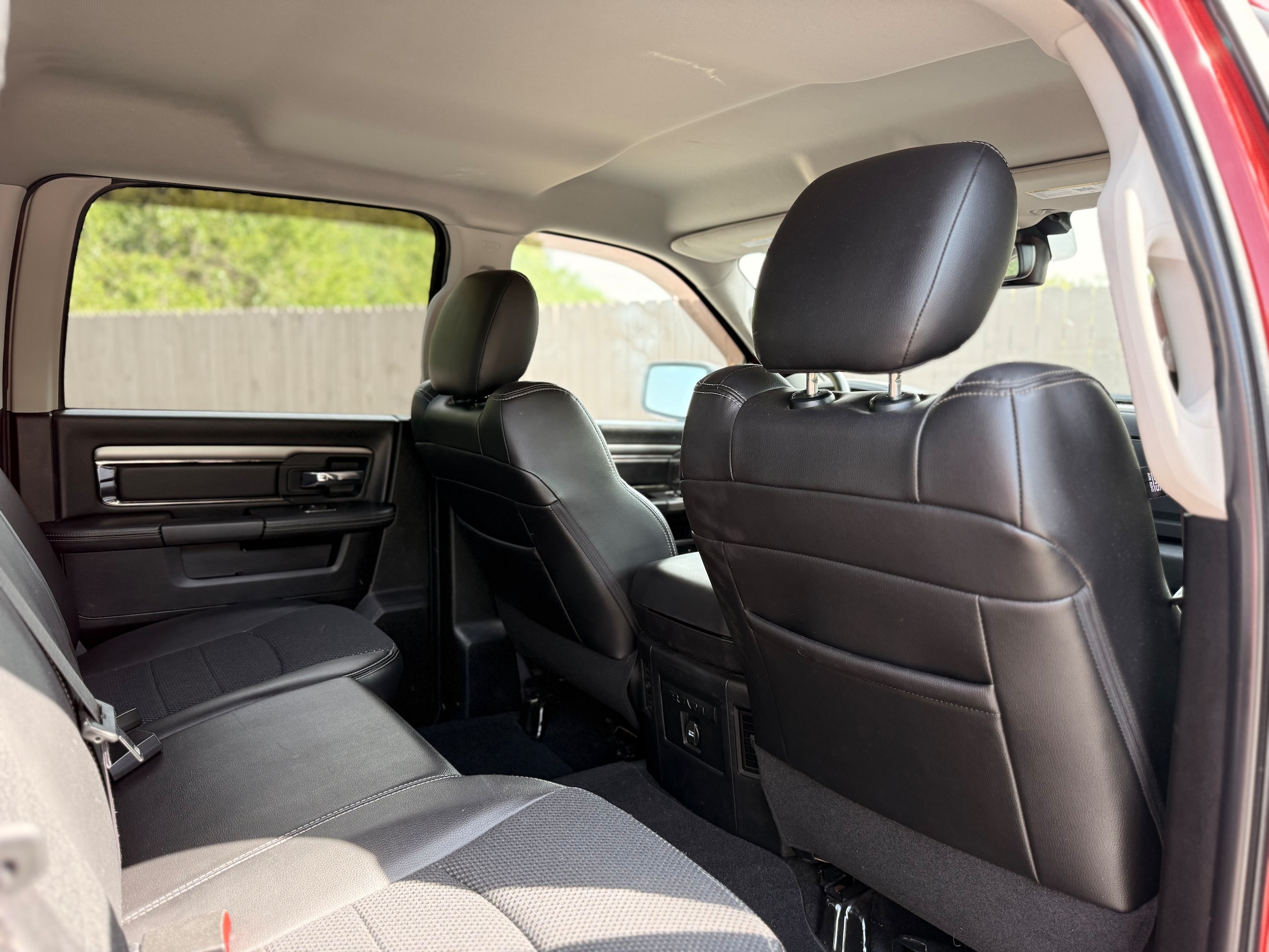 Vehicle image 21 of 39