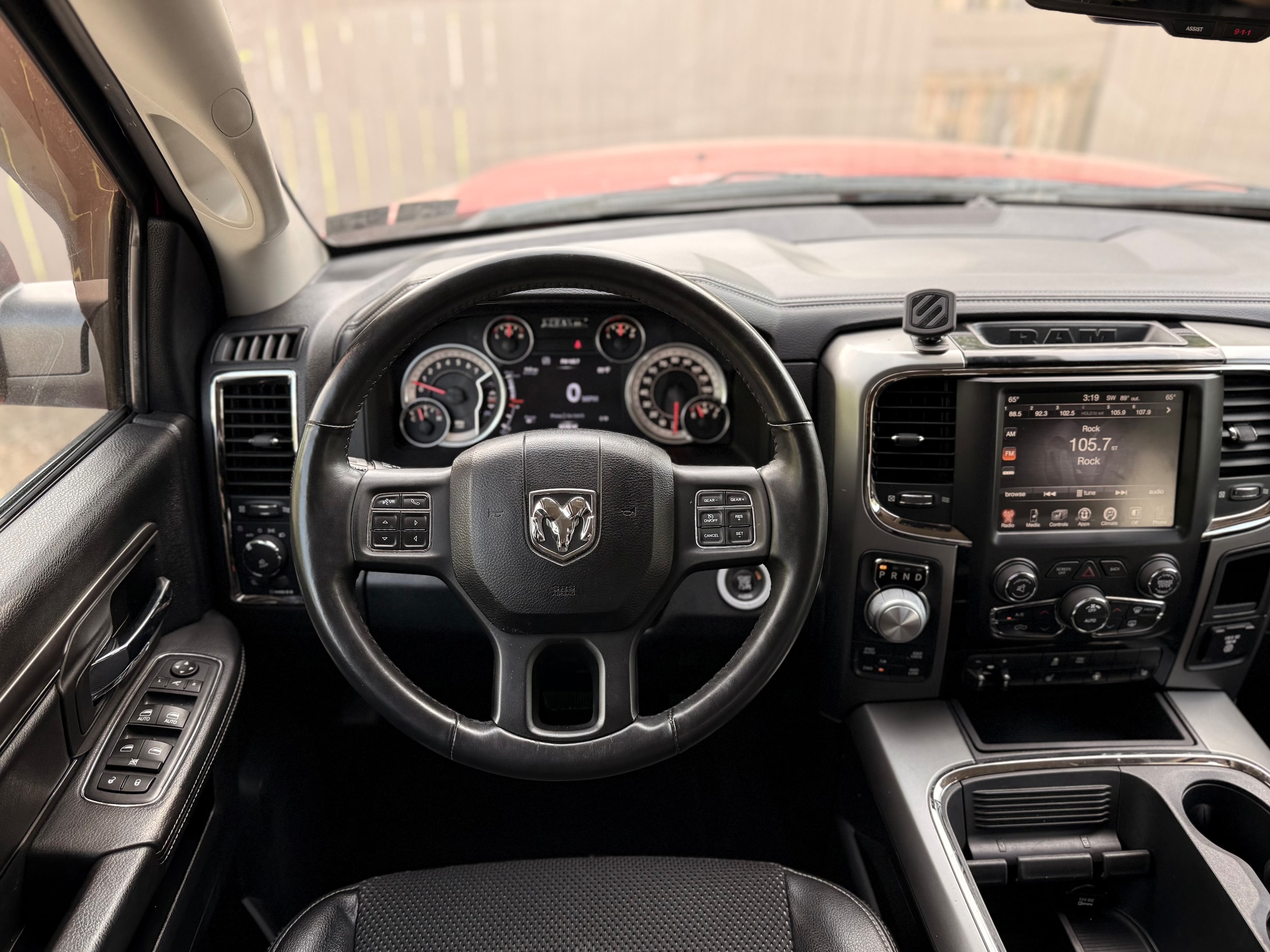 Vehicle image 29 of 39