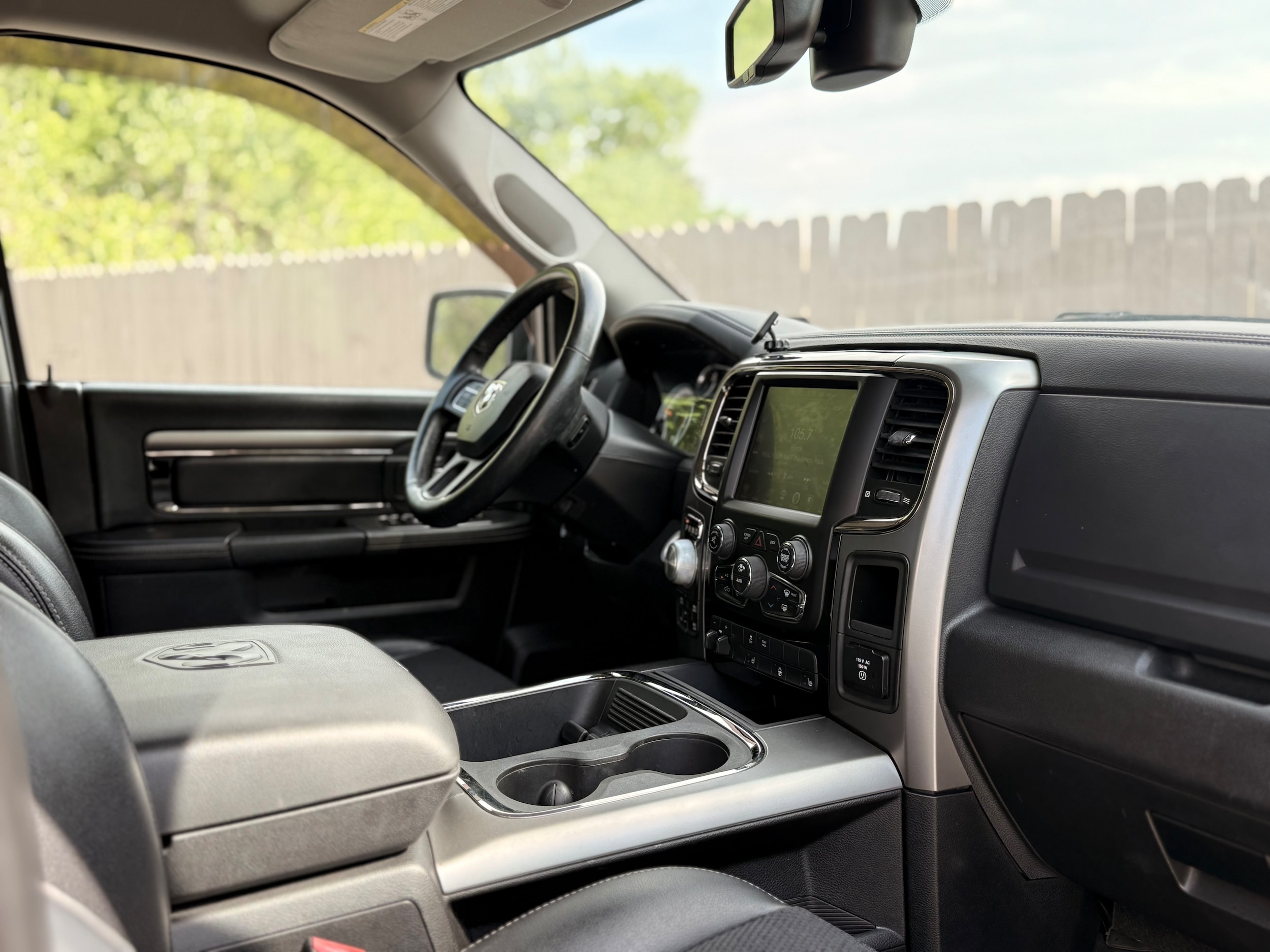 Vehicle image 23 of 39