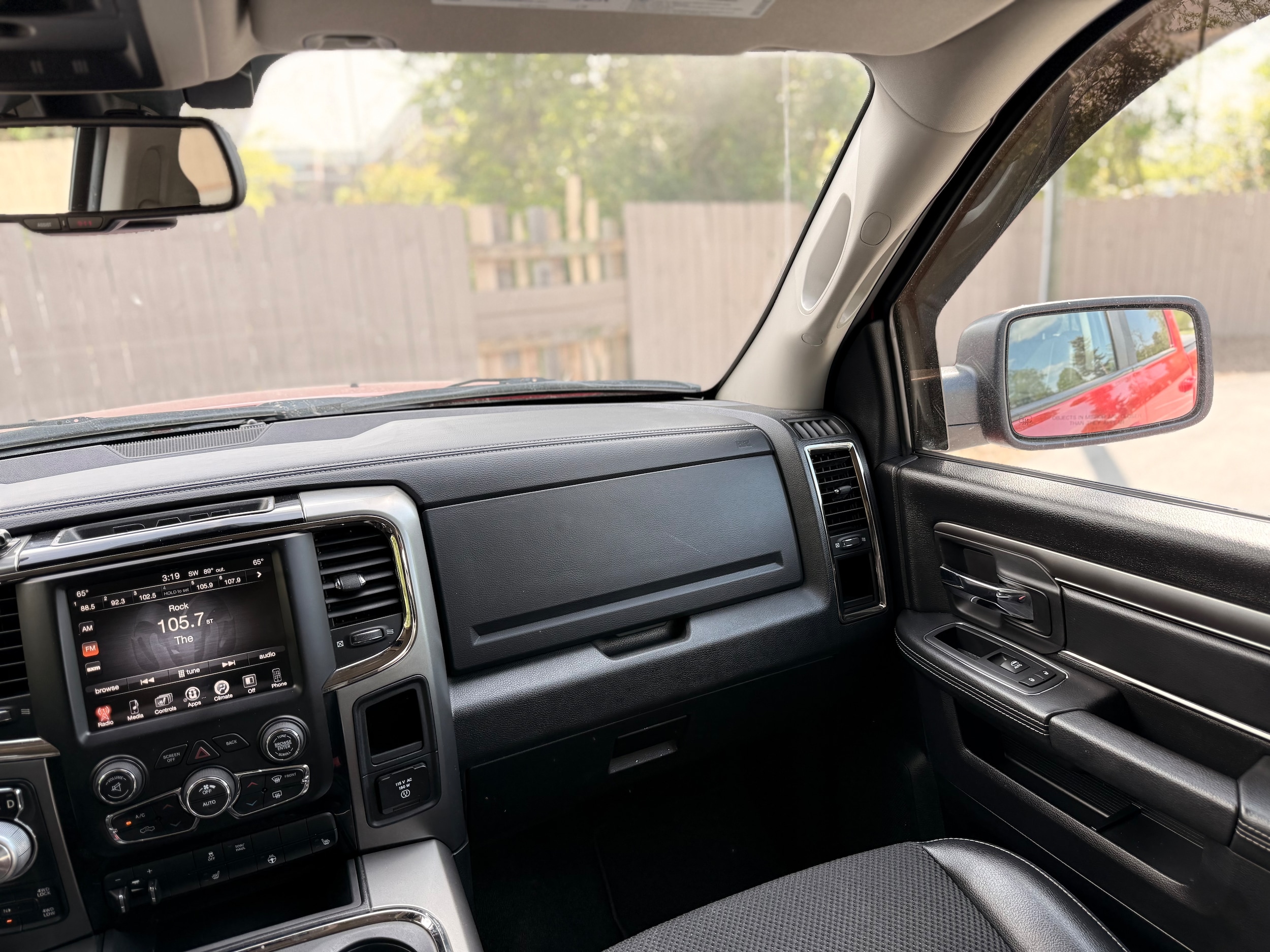 Vehicle image 27 of 39