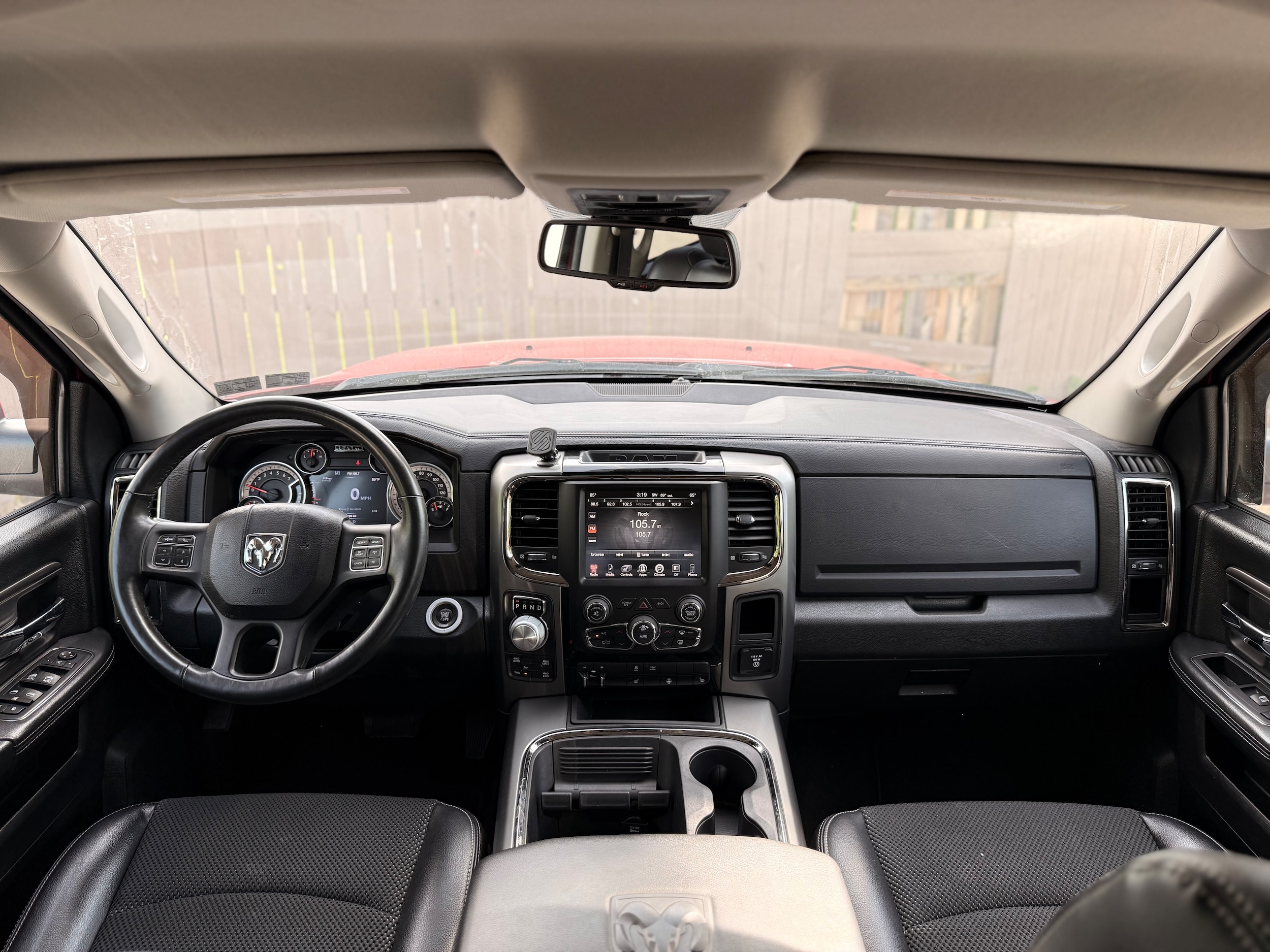 Vehicle image 26 of 39