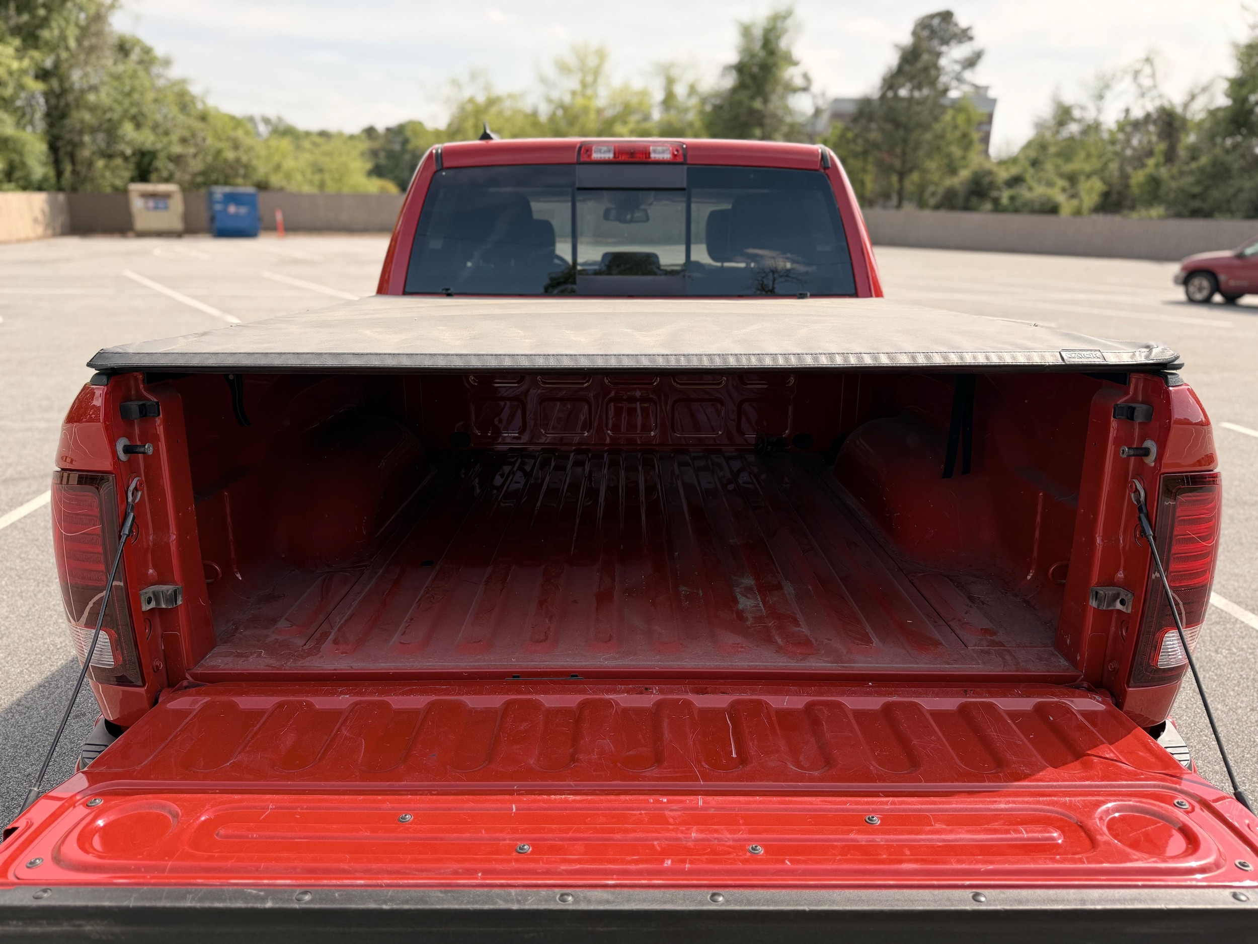 Vehicle image 37 of 39