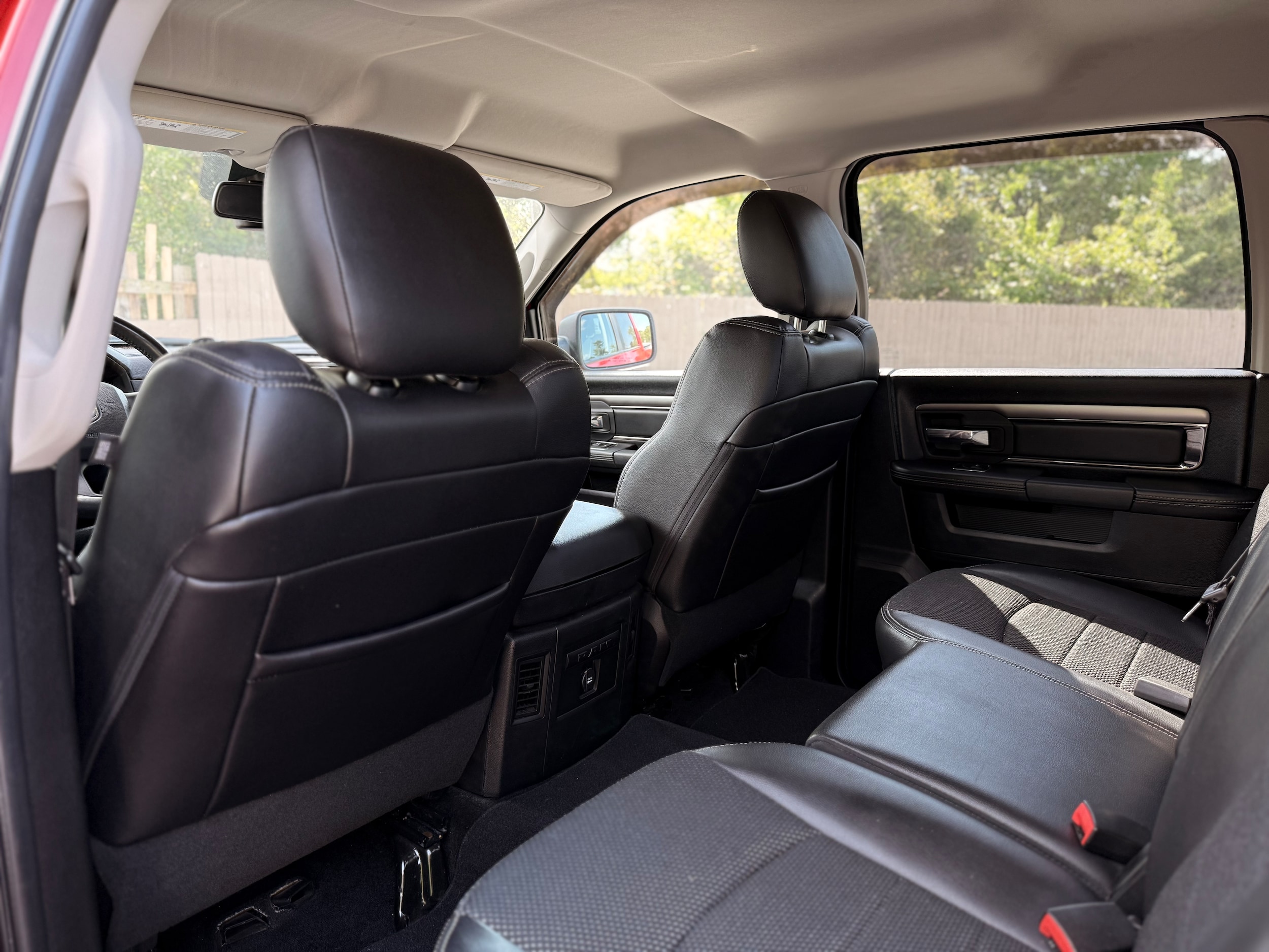 Vehicle image 19 of 39