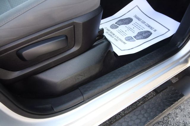Vehicle image 26 of 53