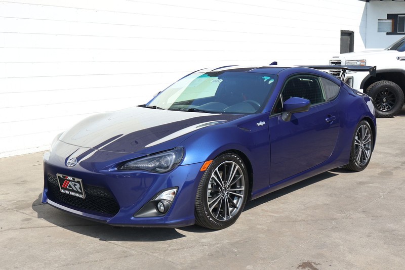 2016 Scion FR-S Base Image 1 of 35