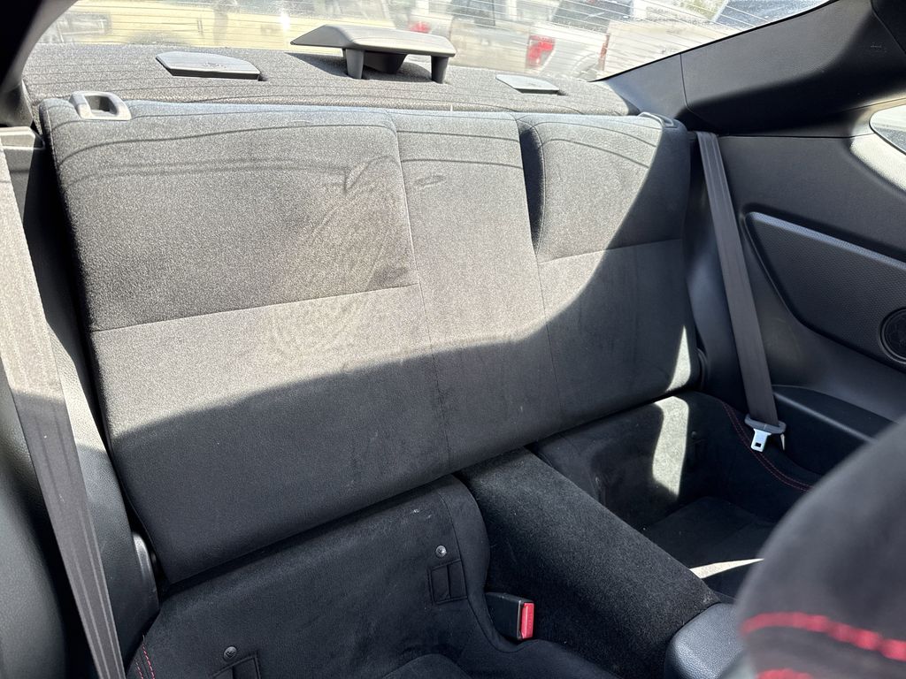 Vehicle image 29 of 31