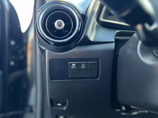 Vehicle image 24 of 34