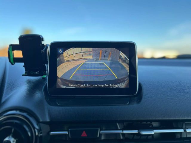 Vehicle image 13 of 34