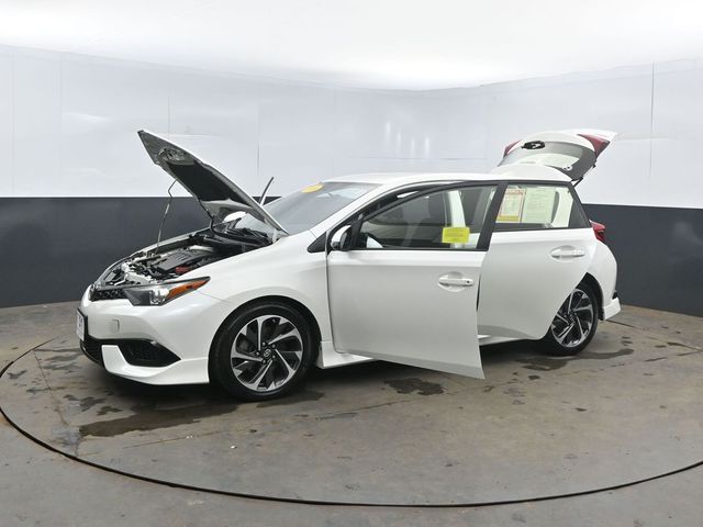 2016 Scion iM Base Image 3 of 48