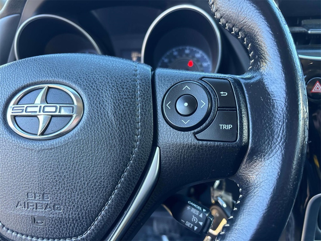 Vehicle image 17 of 30