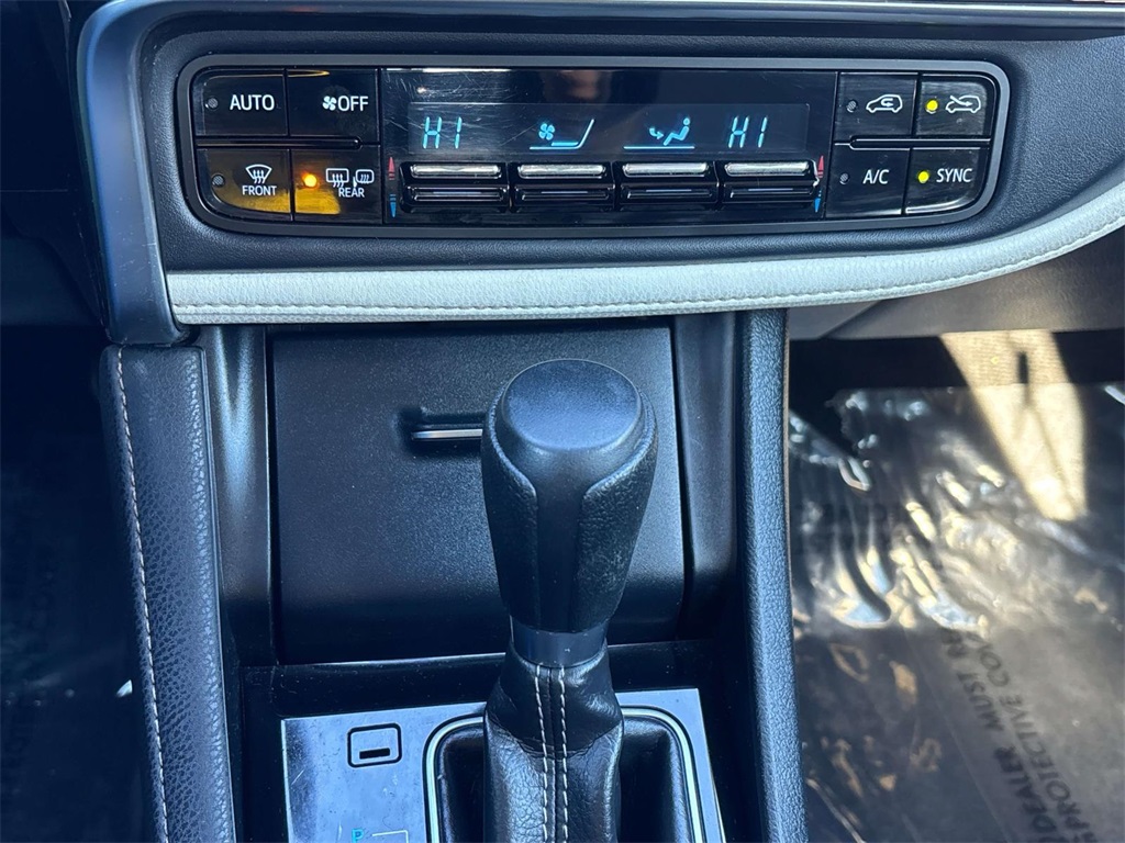 Vehicle image 20 of 30