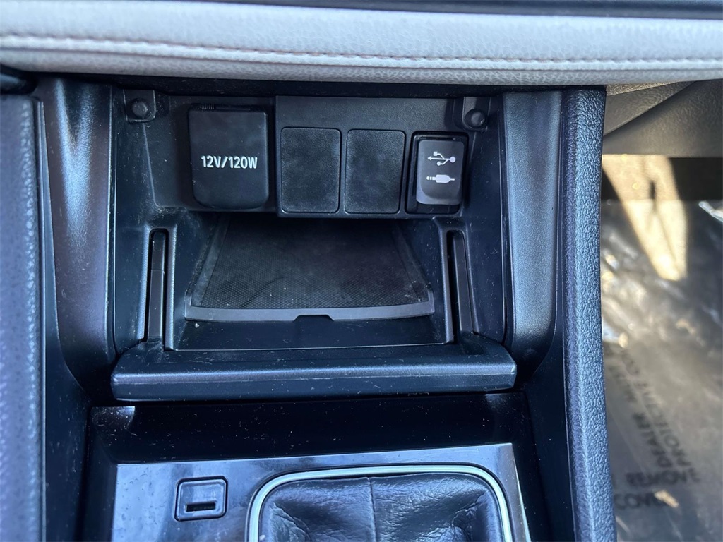 Vehicle image 28 of 30