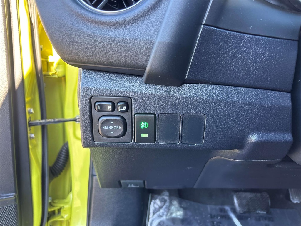 Vehicle image 15 of 30