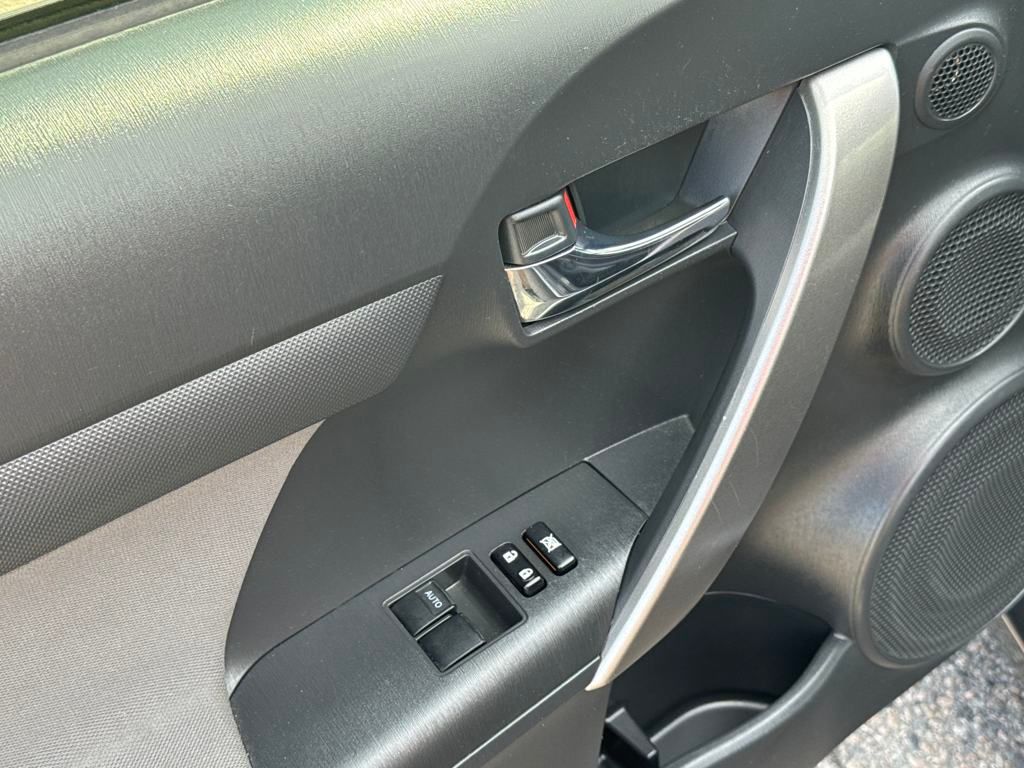 Vehicle image 23 of 45